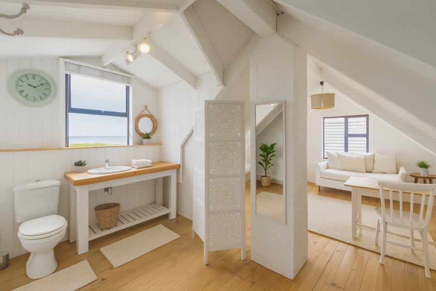 7 Bedroom Property for Sale in Grotto Bay Western Cape